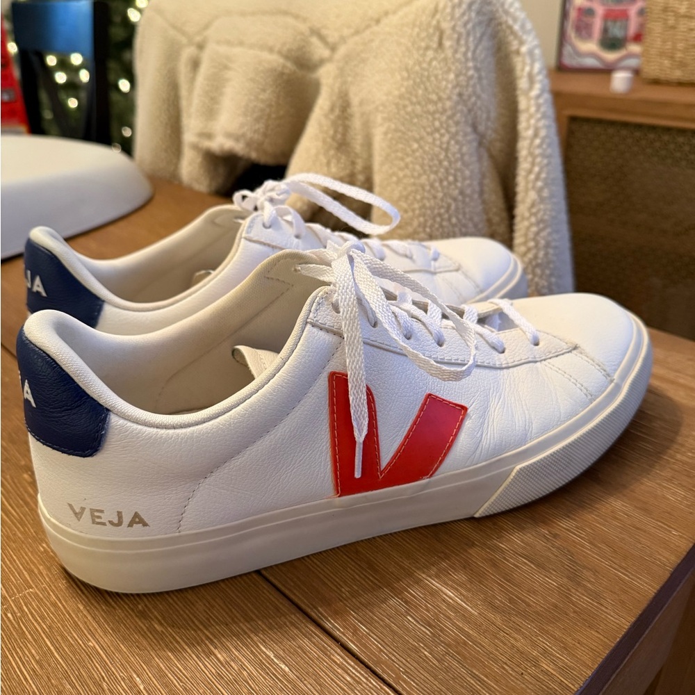 Veja Campo low top leather men’s sneaker